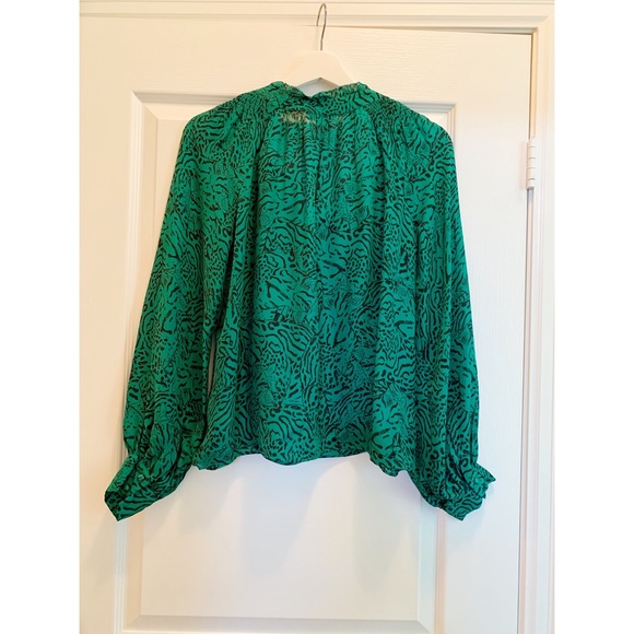 Parker Aussie Smocking Detail Peasant Blouse - Picture 7 of 8